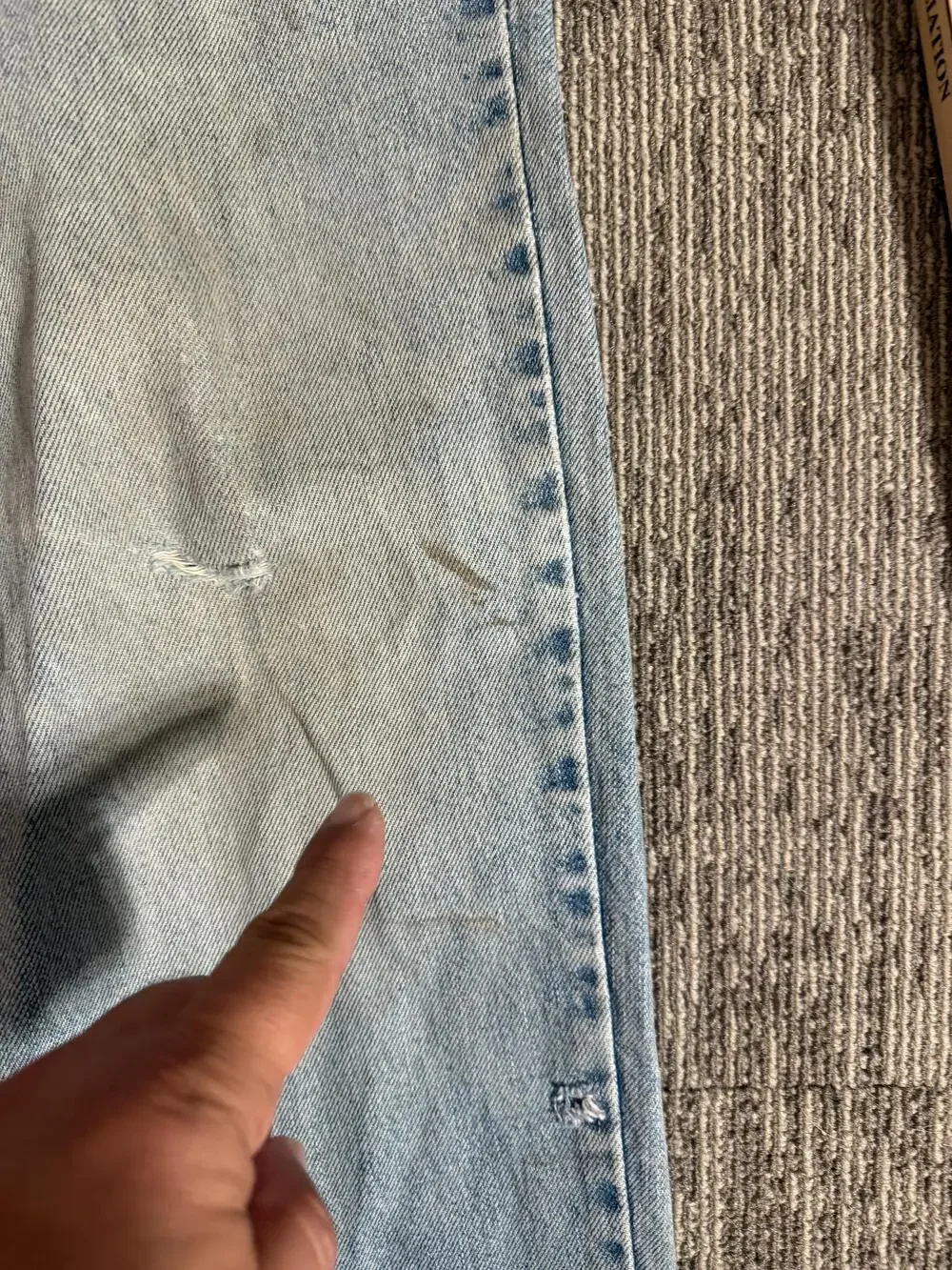 Levi's 550 Jeans Mens 36x30 Light Wash Blue Relaxed Fit Tapered Leg Classic